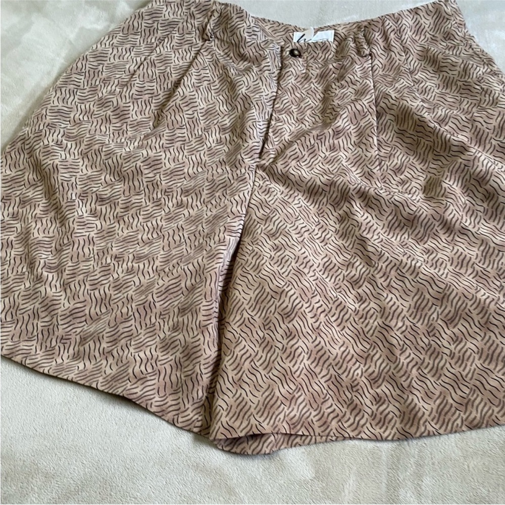 Haley Vintage 80’s Pleated‎ High Waist Shorts - Picture 2 of 12